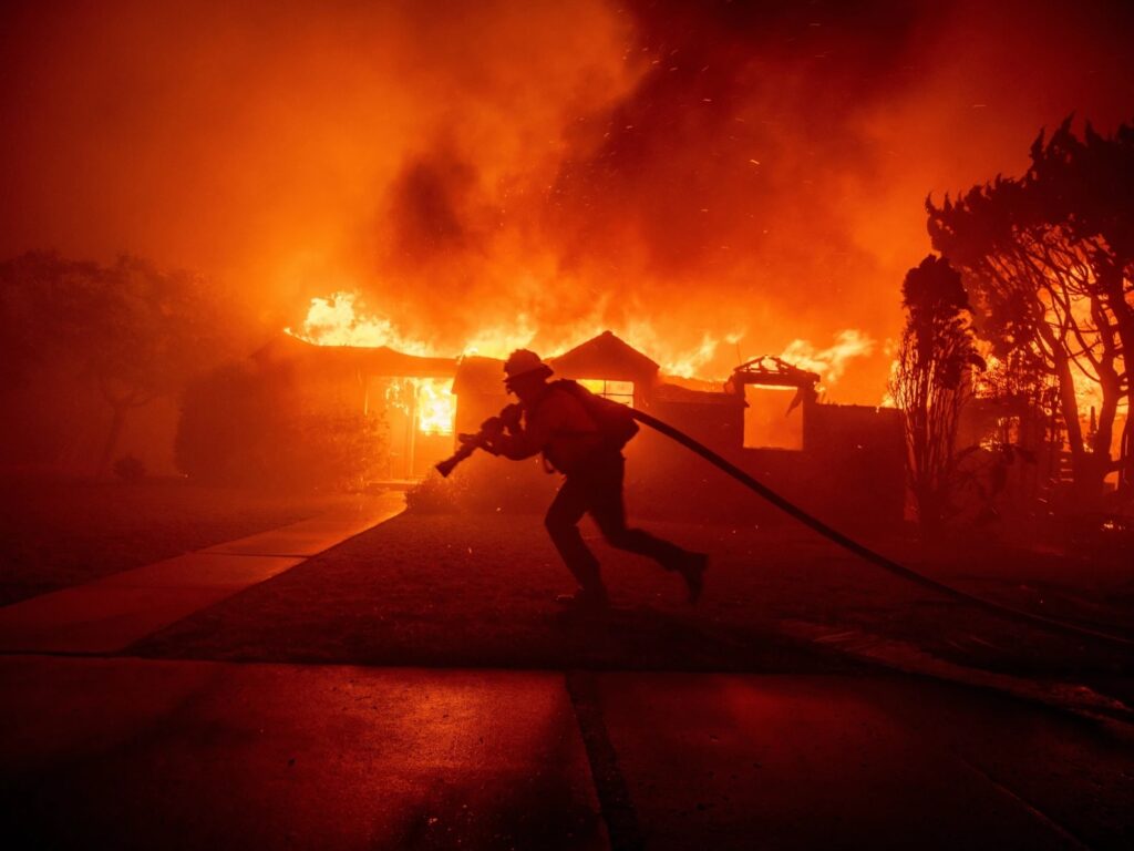 Palisades Fire Photo By Ethan Swope Ap